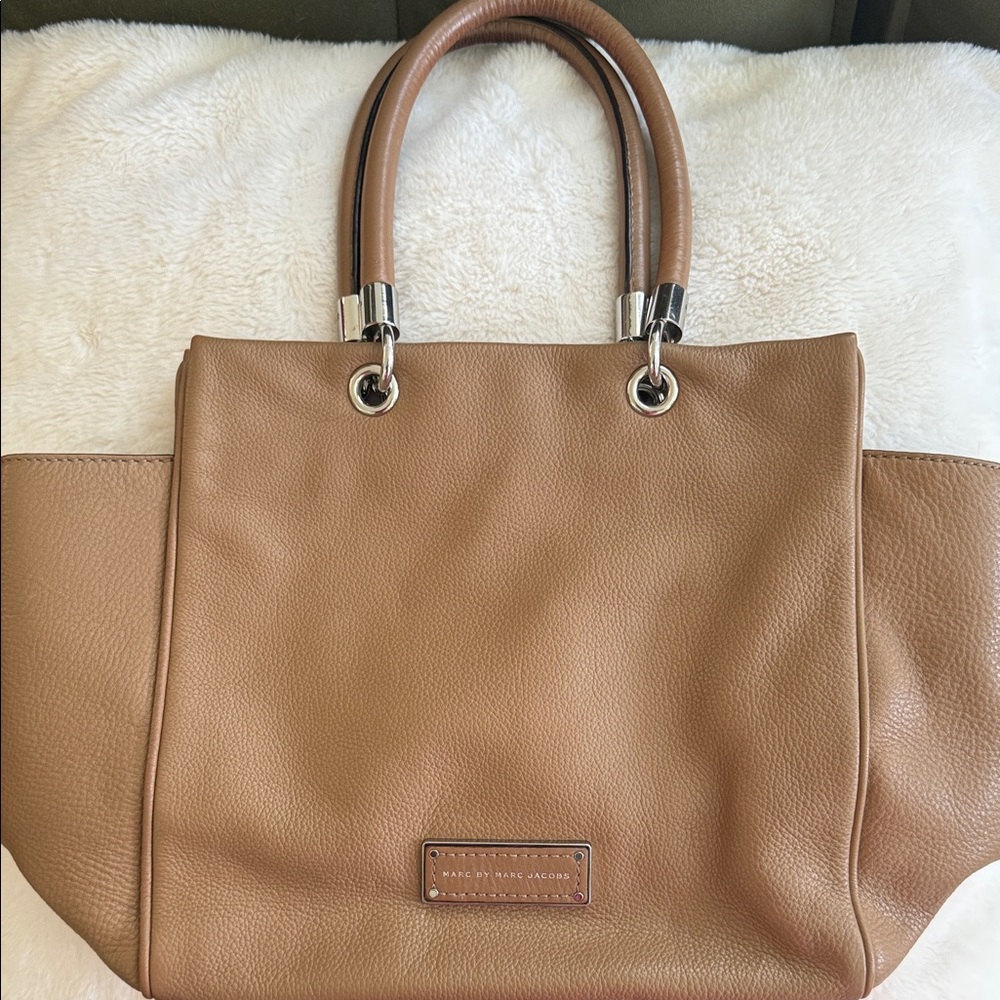 MARC JACOBS TOO HOT TO HANDLE PURSE